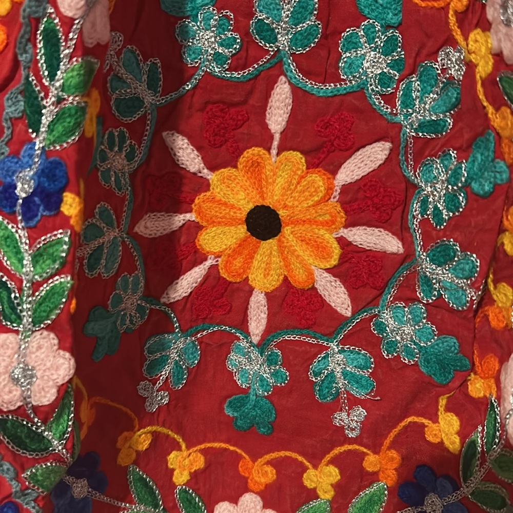 Embroidered Women’s Top Blouse Size S/M Mex Floral Red Sleeve Gorgeous Comfy - Picture 5 of 6